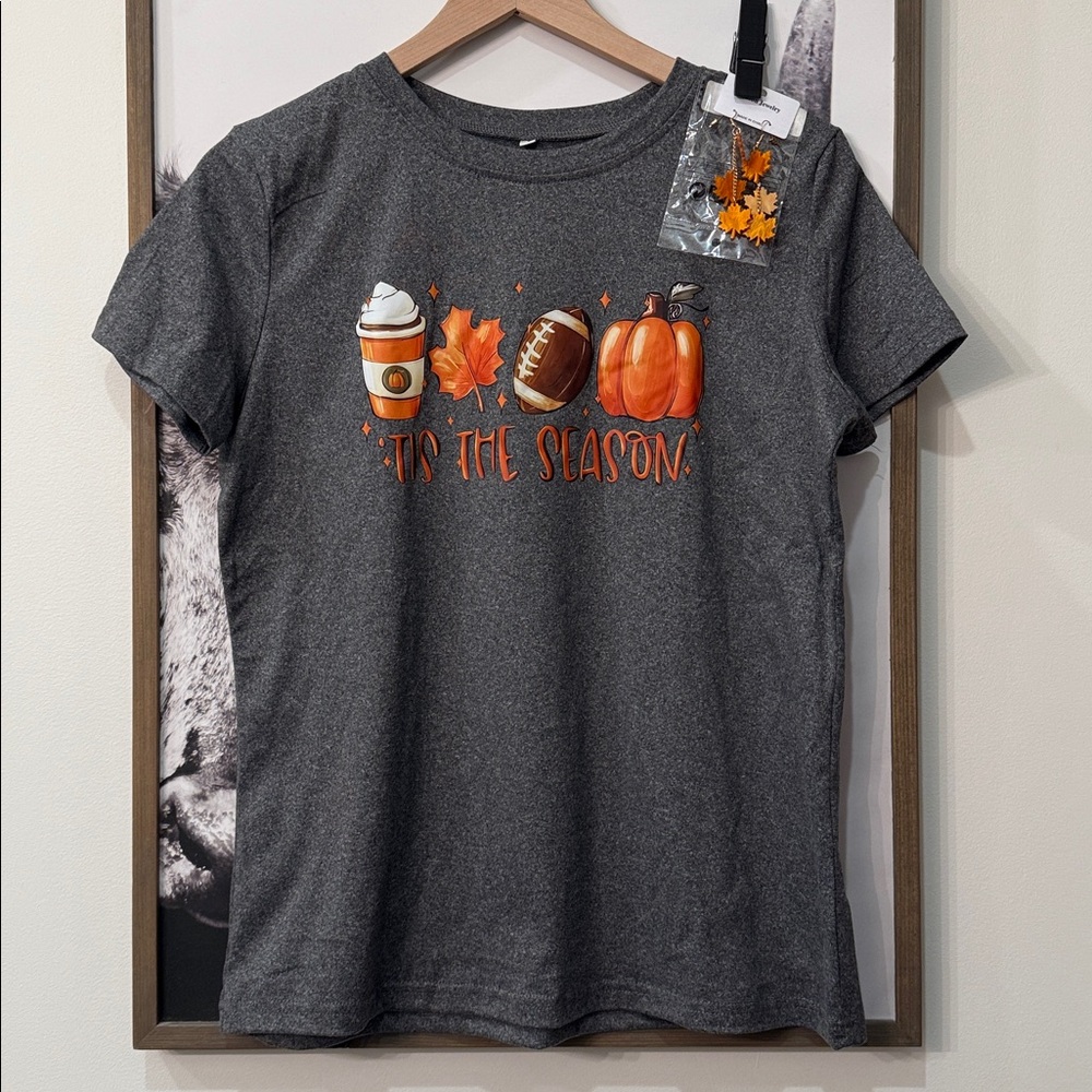 Fall 🍁🏈 Tis The Season T-Shirt and Earrings 🍁